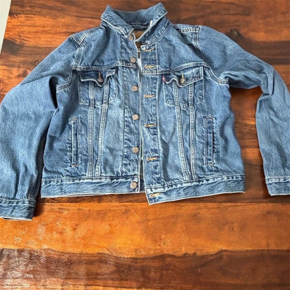Levi Strauss Co Premium Denim Jacket Blue Classic‎ Trucker Style Size L